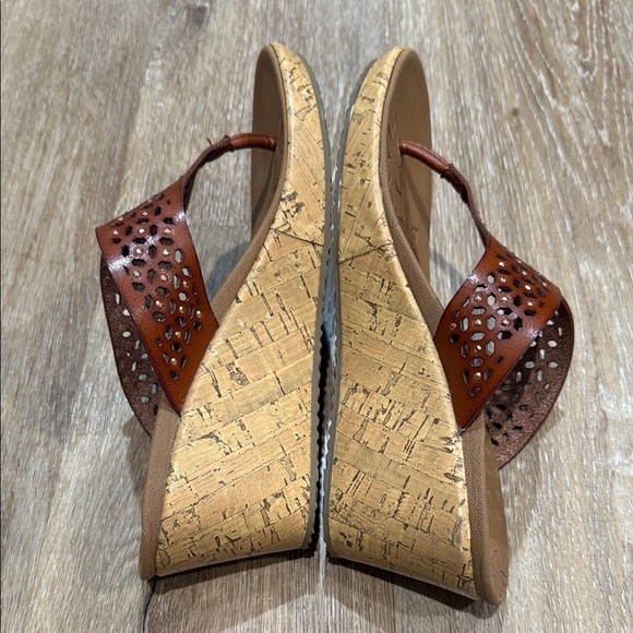 Skechers Size 7 Brown Wedge Sandals with Cork Heel - Picture 7 of 11